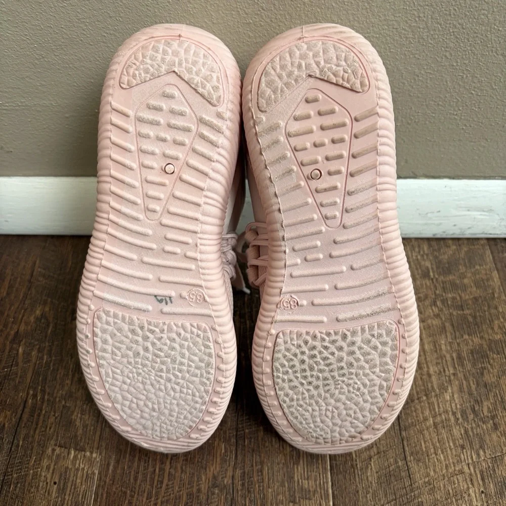 Lucy Avenue Blush Pink Slip-On Athletic Sneakers Athleisure Ballet Shoe 8.5 EUC